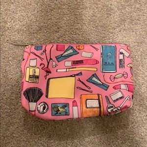 Clinique pink makeup bag- never used 💄